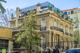 <center>Boulevard Rodocanachi</center>L'entrée principale se fait sous une marquise aux lignes ondulées typique du style 