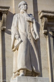 <center> Palais de Justice</center> Statue de Pierre Antoine Berryer, député des Bouches du Rhône en 1834.