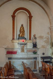 <center>L'église Saint-Denys.</center>Saint Marc, avec le lion à ses pieds. A droite, le saint curé d’Ars.