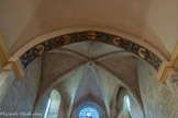 <center>L'église Saint-Denys.</center>Sur l'arc triomphal, les quatre évangélistes avec leurs allégories. De gauche à droite : le taureau et saint Luc, l'aigle et saint Jean, au centre, la colombe du Saint Esprit, l'homme et saint Mathieu, le lion et saint Marc.