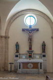 <center>L'église Saint-Denys.</center>La Crucifixion, à gauche la Vierge, à droite saint Jean.