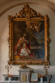 <center>L'église Saint-Denys.</center>Toile de Nicolas Mignard. Saint-Eloi et le miracle du pied de cheval coupé, (1656) qui trône au-dessus de l’autel dédié à saint Eloi.