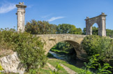 <center>Le pont flavien à Saint-Chamas. </center>  Le Touloubre.