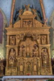 <center>L’église Saint-Nicolas. </center> Le retable du maître de Marignane, polychrome de la Renaissance, doré avant Louis XV, a été offert par Louise de Savoie, en 1523 (donatrice représentée en Marie dans l’Annonciation) en marque d’autorité spirituelle sur la ville alors qu'elle en prenait la seigneurie au connétable de Bourbon comme il est évoqué dans le traité de Madrid de 1526. Il pourrait avoir été financé par Jacques de Beaune, baron de Semblançay. Il obéit à la régle de l'architecture antique, selon un arc de triomphe. Au centre, une Nativité, qui a été 
