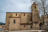 <center>L'Église Saint-Christophe.</center>Construite en matériaux « tout venant » et en tuf, pierre poreuse, légère, facile à tailler mais se délitant rapidement sous l’effet de l’humidité, elle est longue de 34,60 m, large de 8,10 m dans la nef et de 18,50 à la croix du transept.
