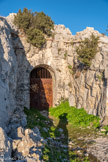 <center>Le Mont Caume Est</center>Une entrée de souterrain.