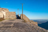 <center>Le Mont Caume Est</center>Entrée actuelle percée lors de la construction des radars.