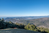 <center>Le Mont Caume Ouest</center>A gauche, Evenos, l'île de Bendor, la presqu'île de Port d'Alon, La Ciotat avec le bec de l'Aigle, les Calanques, la plaine du Beausset