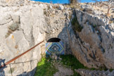 <center>Le Mont Caume Est</center>L'ancienne porte est constituée d'une grande arcade de gabarit charretier à arc plein-cintre.
