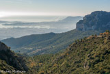 <center>Vue du Mont Caume</center>La rade de Toulon, le rocher des Deux Frères, le Cap Sicié et la chapelle Notre-Dame du Mai, le Baou des 4 Aures.