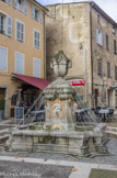 <center>Cotignac</center>La fontaine des Quatre Saisons. La fontaine des Quatre Saisons a été acquise en 1810 mais installée plus tard. C'est la fontaine du couvent des dominicains d'Aix en Provence, achetée par des riches habitants.