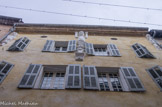<center>Cotignac</center>Tour de guet. Les deux tours carrées au sommet du ro­cher sous lequel s'abrite le village, appartiennent aux premiers siè­cles de la féodalité. Dès l'an 1033, le château de Cotignac existait, et appartenait à Boniface de Castellane.