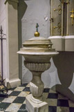 <center>Eglise Saint Pierre</center> Fonts baptismaux.