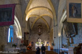 L’église, construite en forme de rectangle de 20,5 m sur 8 m est divisée en trois travées séparées par un arc doubleau. Les murs latéraux droits de la nef possèdent des arcades aveugles retombant sur des sommiers taillés en doucine.