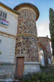 <center>Château des Bormettes.</center>Entrée de la chapelle à la base de la tourelle d'escalier coiffée de génoises.