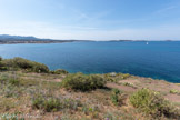 <center>Le Cap Nègre à Six-Fours.</center>Six Fours, l'île du Gaou, les îles des Embiez, l'île du Grand Rouveau.