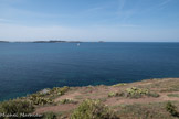 <center>Le Cap Nègre à Six-Fours.</center>Les îles des Embiez, l'île du Grand Rouveau, les Magnons.