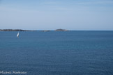 <center>Le Cap Nègre à Six-Fours.</center>Les îles des Embiez, l'île du Grand Rouveau, les Magnons.