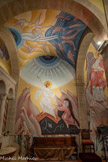 <center>Le monastère orthodoxe Saint Michel du Var</center>A gauche de l'entrée. L'archange Raphaël  conseille à Tobie de prendre le poisson qui va guérir de sa cécité son père, et Sara, sa future femme, tourmentée par sept démons. Encadrant la porte, l'archange Raphaël.
