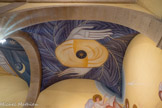 <center>Le monastère orthodoxe Saint Michel du Var</center>A gauche de l'entrée. L'archange Raphaël  conseille à Tobie de prendre le poisson qui va guérir de sa cécité son père, et Sara, sa future femme, tourmentée par sept démons. Encadrant la porte, l'archange Raphaël.