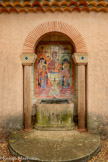 <center>Le monastère orthodoxe Saint Michel du Var</center>A gauche de l'entrée. L'archange Raphaël  conseille à Tobie de prendre le poisson qui va guérir de sa cécité son père, et Sara, sa future femme, tourmentée par sept démons. Encadrant la porte, l'archange Raphaël.