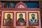 <center>Le monastère orthodoxe Saint Michel du Var</center>A gauche de l'entrée. L'archange Raphaël  conseille à Tobie de prendre le poisson qui va guérir de sa cécité son père, et Sara, sa future femme, tourmentée par sept démons. Encadrant la porte, l'archange Raphaël.
