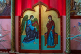 <center>Le monastère orthodoxe Saint Michel du Var</center>A gauche de l'entrée. L'archange Raphaël  conseille à Tobie de prendre le poisson qui va guérir de sa cécité son père, et Sara, sa future femme, tourmentée par sept démons. Encadrant la porte, l'archange Raphaël.