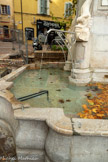 <center>Lorgues</center>A gauche de l'entrée. L'archange Raphaël  conseille à Tobie de prendre le poisson qui va guérir de sa cécité son père, et Sara, sa future femme, tourmentée par sept démons. Encadrant la porte, l'archange Raphaël.