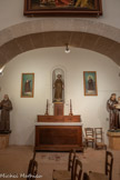<center>L’ermitage de Saint-Ferréol</center>A gauche de l'entrée. L'archange Raphaël  conseille à Tobie de prendre le poisson qui va guérir de sa cécité son père, et Sara, sa future femme, tourmentée par sept démons. Encadrant la porte, l'archange Raphaël.