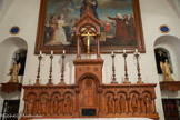 <center>L’ermitage de Saint-Ferréol</center>A gauche de l'entrée. L'archange Raphaël  conseille à Tobie de prendre le poisson qui va guérir de sa cécité son père, et Sara, sa future femme, tourmentée par sept démons. Encadrant la porte, l'archange Raphaël.