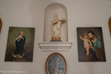 <center>L’ermitage de Saint-Ferréol</center>A gauche de l'entrée. L'archange Raphaël  conseille à Tobie de prendre le poisson qui va guérir de sa cécité son père, et Sara, sa future femme, tourmentée par sept démons. Encadrant la porte, l'archange Raphaël.