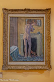 <center>Pierre BONNARD 1867-1947</center>Nu devant la cheminée, 1919.
Huile sur toile.
Legs Gram mont, 1955
Collection du Centre Pompidou, MNAM/CCI, Paris
En dépôt au Musée de l’Annonciade