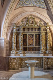 <center>L'Église Saint-Pierre-Saint-Paul. </center>Chapelle des fonds Baptismaux. L’autel d’époque Renaissance supporte un retable daté de 1557 dont les panneaux latéraux représentent Saint-Claude, avec la croix de Lorraine pastorale et Sainte-Brigitte avec la palme du martyre. Au centre, la sculpture en bois représente Saint-Jean Baptiste.