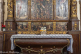 <center>L'Église Saint-Pierre-Saint-Paul. </center>Dans la prédelle est figuré le martyre de Saint-Pierre, à gauche, pendu la tête en bas et de Saint-Étienne lapidé, à droite.