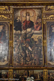 <center>L'Église Saint-Pierre-Saint-Paul. </center>Dans le panneau central, porteur d’une cuirasse et d’un casque, Saint-Michel, piétine le démon représenté par un animal cornu. En bas à droite, c’est l’enfer où l’on pénètre par la gueule d’un monstre : les damnés et les divers supplices qui leurs sont infligés sont représentés. A gauche, les anges disputent aux démons les âmes reléguées au Purgatoire et les élèvent jusqu’au Paradis.