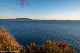 <center>Pointe de la Cride</center>Le massif du cap Sicié, l'île du Gaou, les îles des Embiez, le Grand Rouveau, les Magnons.