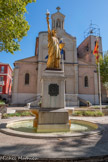 <center>Saint-Cyr-sur-Mer</center>La Statue de la Liberté est une étonnante réplique de la Statue de la Liberté offerte par les Français lors du Centenaire de la Déclaration d’indépendance Américaine. La réplique saint-cyrienne est en fonte et aurait même servi de modèle pour celle de New York. Elle est de dimension beaucoup plus modeste, 2,50 m. des pieds à la tête, l’équivalent de l’index de la statue américaine.
On compte au moins sept modèles en France : 2 à Paris, Roybon en Isère, Barentin près de Rouen, Poitiers, Colmar et Saint Cyr.