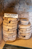 <center>Musée de Tauroetum</center>Colonne en brique recouverte de stuc à l'origine. Briques d'hypocauste.