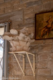 <center>Musée de Tauroetum</center>Dans le couloir se trouvent 2 chapiteaux corinthiens (à feuilles d'acanthe).