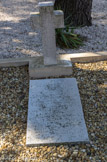 <center>Saint-Mandrier</center>Cimetière Franco-Italien. Tombe de quatre soldats français morts en service aérien commandé le 14 octobre 1964.
