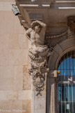 <center>La mairie d'honneur</center>Le jeune atlante.
