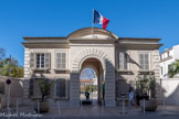 <center>L'ancien Hôtel-Dieu</center>En 1678, l'ecclésiastique Jean de Gautier permet l'établissement d'un premier “Hospice de la Charité