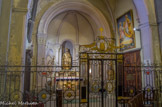 <center>Cathédrale Notre-Dame-de-la-Seds </center>La Chapelle St Cyprien. Fermée en 1810 par la grille de fer forgé, elle présente les statues, placées dans cinq niches, et les reliquaires des évangélisateurs de Toulon et de la Provence : St Cyprien, 1er évêque de Toulon, St Honorat, St Mandrier, St Flavien, St Césaire. Grille de 1810.