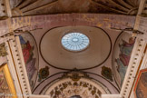 <center>Cathédrale Notre-Dame-de-la-Seds </center>En 1878., la calotte ellipsoïdale a été ouverte pour laisser passer la lumière.