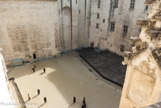 Palais des papes d'Avignon. La cour d'honneur.