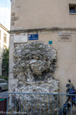 Reste des remparts de la commune d'Avignon, du XIIe siècle, à l'angle de la rue Joseph-Vernet et de la rue Saint-Charles, redécouverts par Franck Rolland.