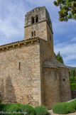 <center>La chapelle de la Madelène. <center> Des baies jumelées en plein cintre éclairent chacune des faces. Ces baies comportent une colonne médiane, celles du deuxième niveaus étant plus amples et élancées.