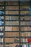 <center>Ancienne bibliothèque Inguimbertine.</center>Des dons - comme celui de Casimir François Henri Barjavel avec ses 10 000 volumes, tableaux et objets d'art -, des dépôts de l'Etat, des acquisitions, l'enrichissent.