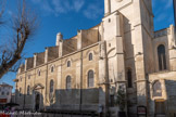 <center>La Collégiale Notre-Dame-des-Anges</center>Immédiatement après, un nouveau projet de reconstruction totale de la nef est lancé ; une adjudication a lieu en 1645, sur les plans de l'architecte avignonnais François de Royers de la Valfenière. Restée infructueuse, l'adjudication est reprise en 1647, les travaux débutent enfin et durent au moins jusqu'en 1668 ; à cette date, l'édifice est achevé, mais reste couvert d'une voûte de bois. Ce n'est qu'en 1670 que la générosité d'un membre du chapitre, le prévôt de Casal, permit de la remplacer par une voûte de pierre.