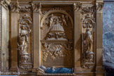 <center>La Collégiale Notre-Dame-des-Anges</center>Chapelle de la Vierge mourante. Sur le panneau latéral droit se trouve un gisant représentant la Vierge sur son lit de mort avec de part et d'autre deux statues dorées : à gauche sainte Marguerite tenant une croix et chassant le dragon, et à droite un ange sonnant de la trompette. La Vierge, voilée et vêtue d'un long manteau bleu maintenu par un fermail, est allongée sur un lit, sa tête reposant sur un coussin. Un chapelet est enroulé autour de ses mains croisées. Attribuée à Parrocel Louis.